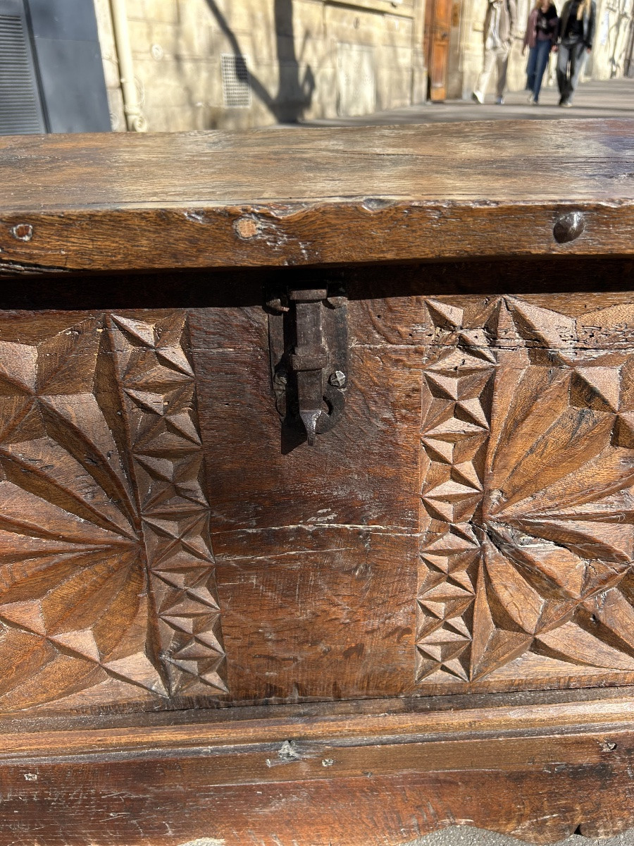 Antique Carved Wooden Chest With Star-shaped Panels, Regional Work From The 18th Century. -photo-4