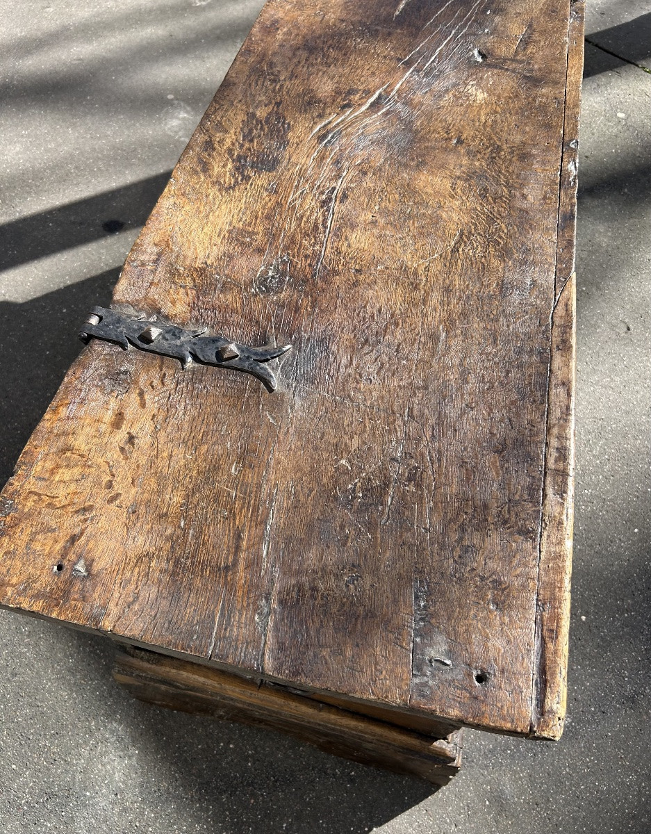 Antique Carved Wooden Chest With Star-shaped Panels, Regional Work From The 18th Century. -photo-1