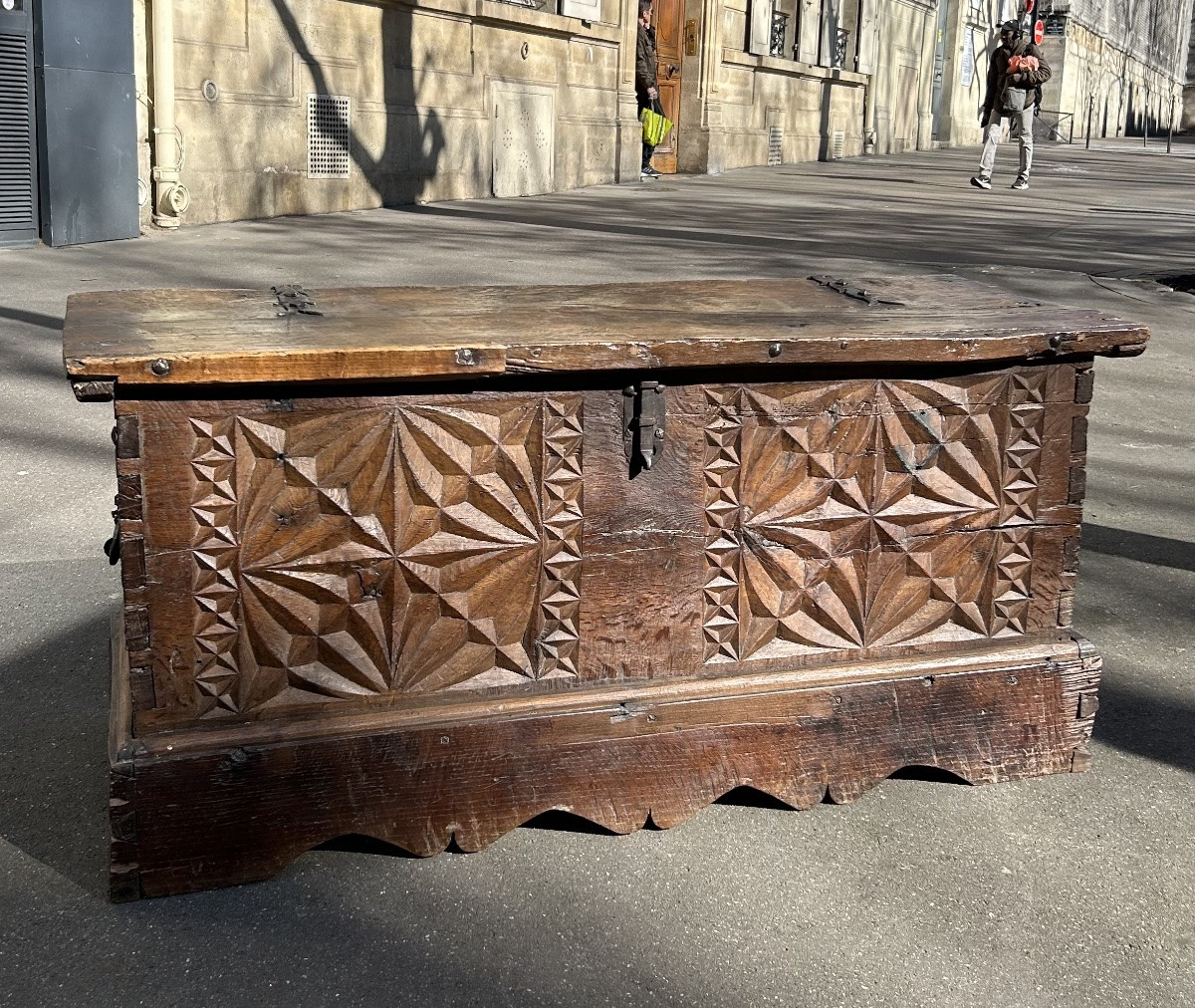 Antique Carved Wooden Chest With Star-shaped Panels, Regional Work From The 18th Century. -photo-2