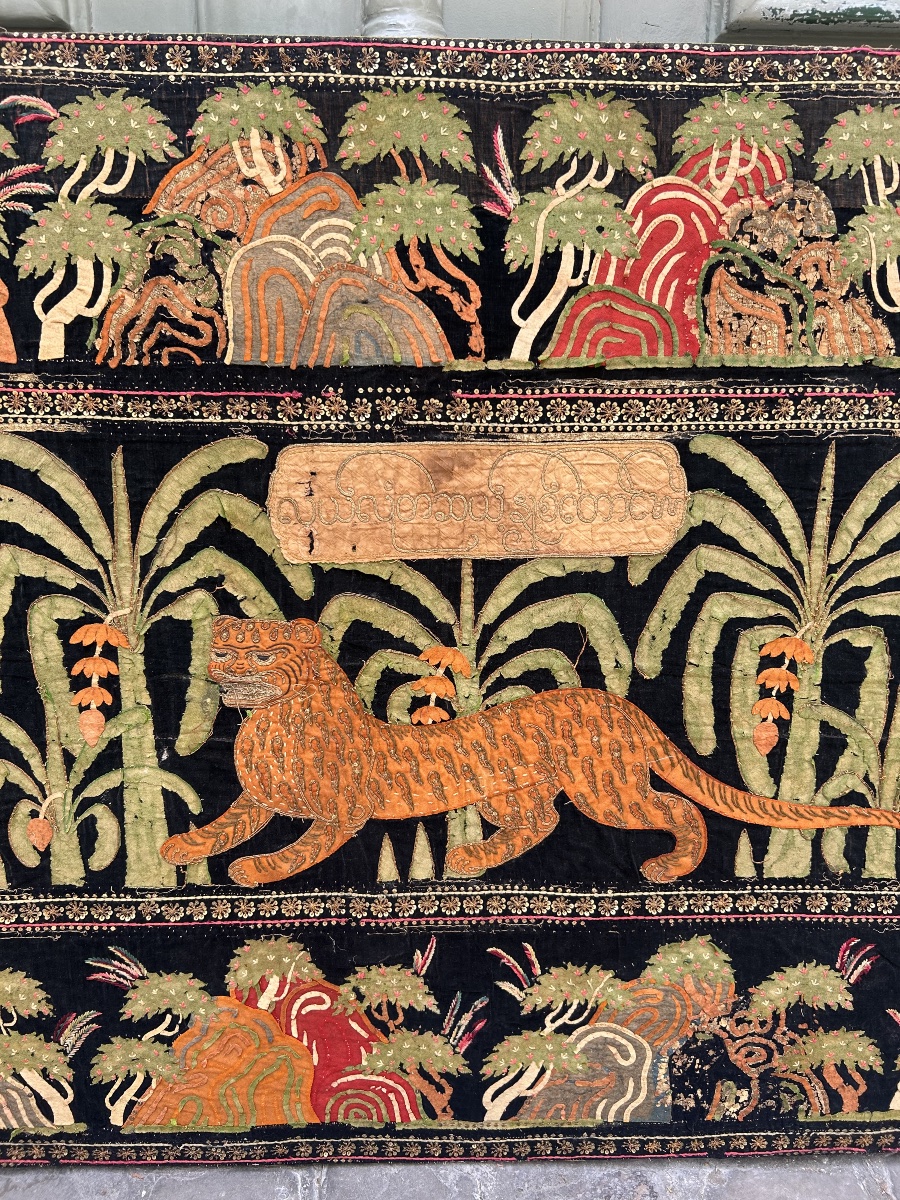2nd Large 19th-century Embroidered Burmese Kalaga: Tiger Design With Silk Appliqué, Myanmar, Asian Art-photo-1
