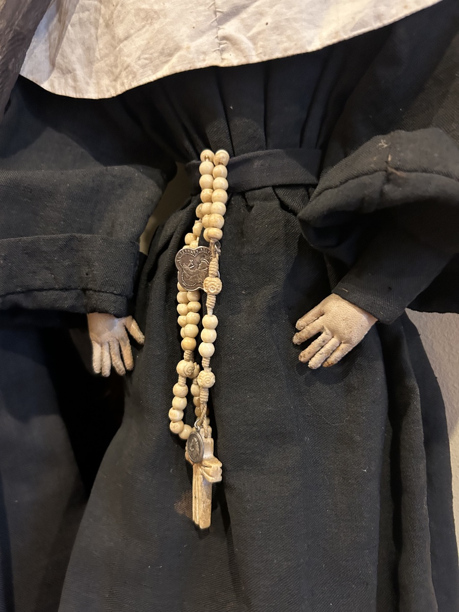 19th-century Nun Dolls, Rosary, Cross, Medal, Curio, Religious Art-photo-3
