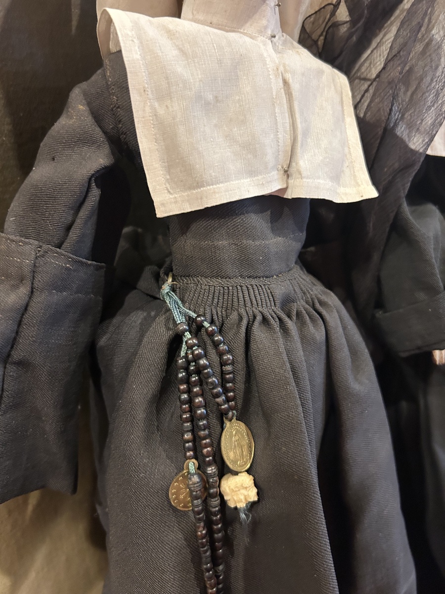 19th-century Nun Dolls, Rosary, Cross, Medal, Curio, Religious Art-photo-4