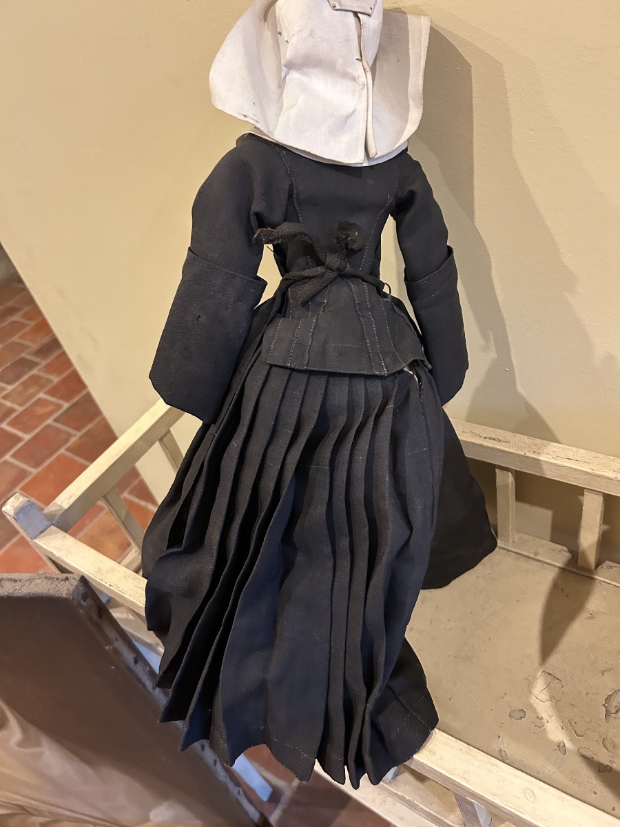 19th-century Nun Dolls, Rosary, Cross, Medal, Curio, Religious Art-photo-3