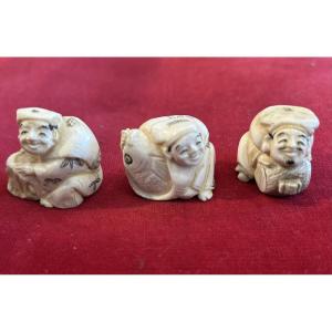3 netsulke japonais sculptés début 20ème
