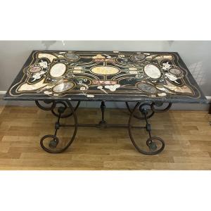 Table en marqueterie de marbres polychromes et pierres dures, Italie, début XXe siècle