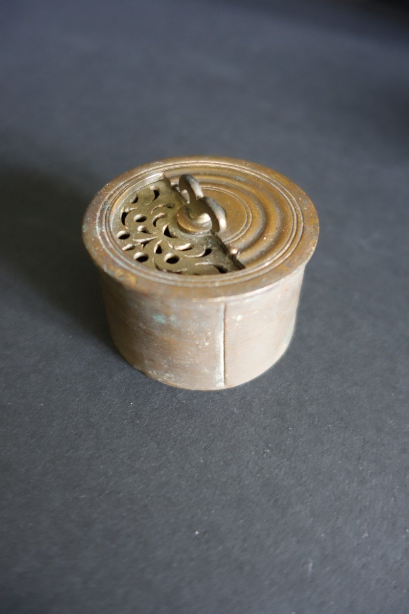 Eighteenth Copper Alloy Sand Box-photo-1