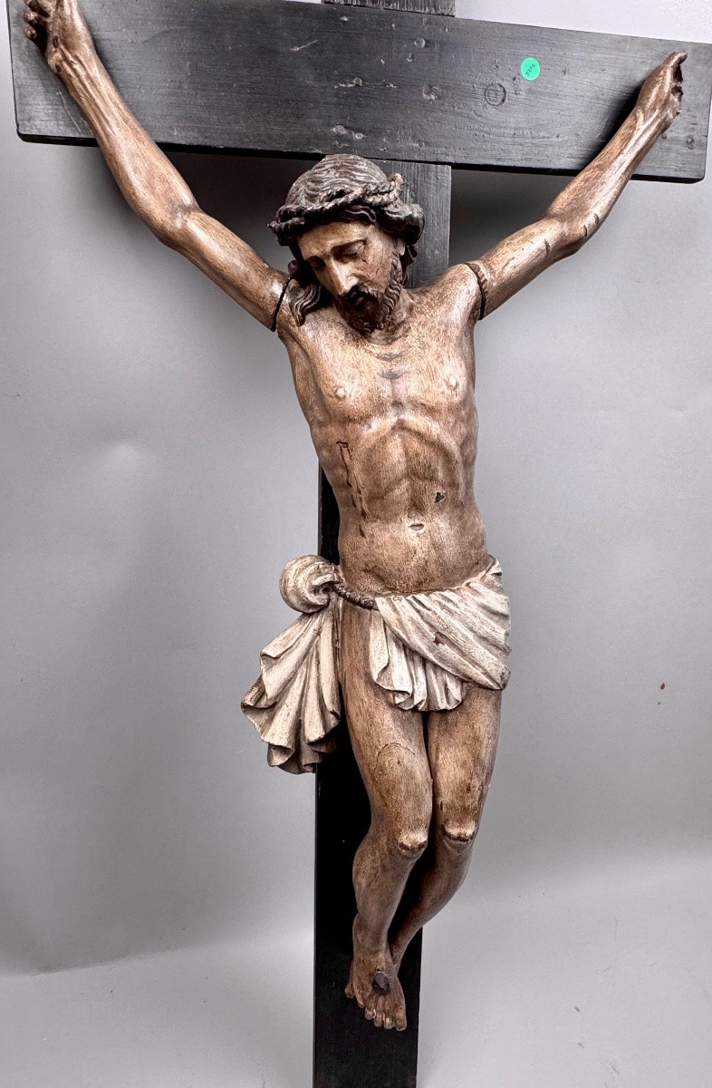 Grand Christ sur la croix en bois polychrome début XIXème-photo-4