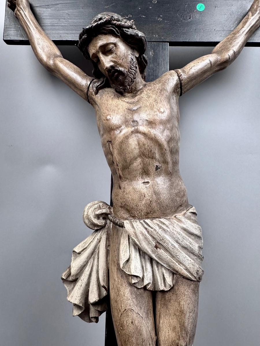Grand Christ sur la croix en bois polychrome début XIXème-photo-2