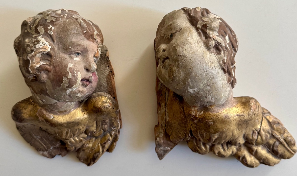 Deux anges en bois polychrome 18ème 