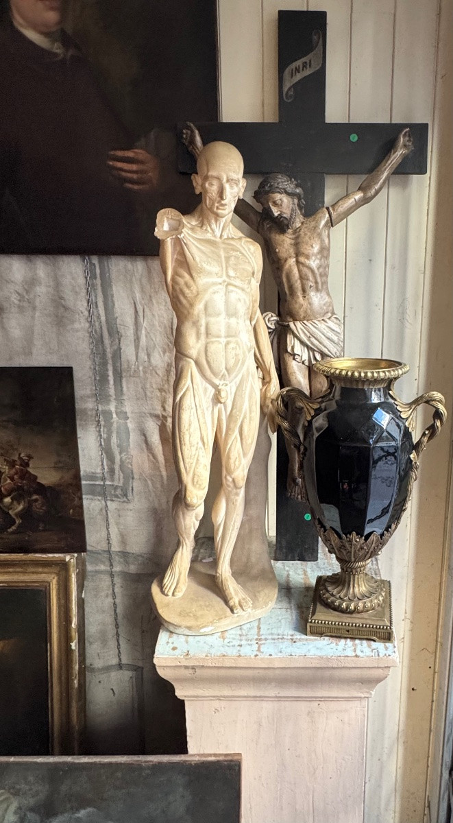 Grand vase néoclassique en céramique noire à anses en bronze doré-photo-1