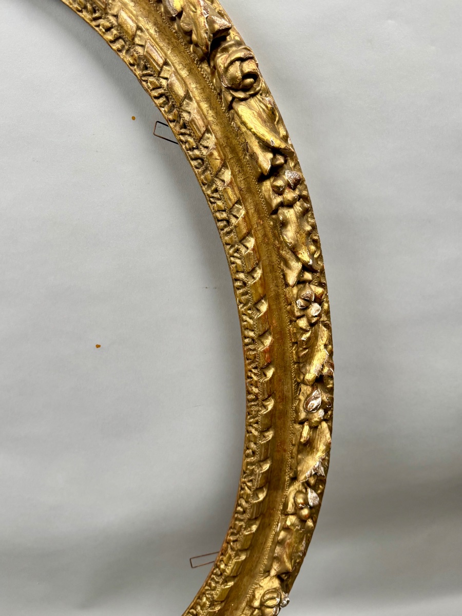 18th-century Oval Frame-photo-2