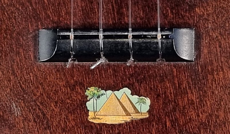 UKULELE SOPRANO DE REGAL -photo-3