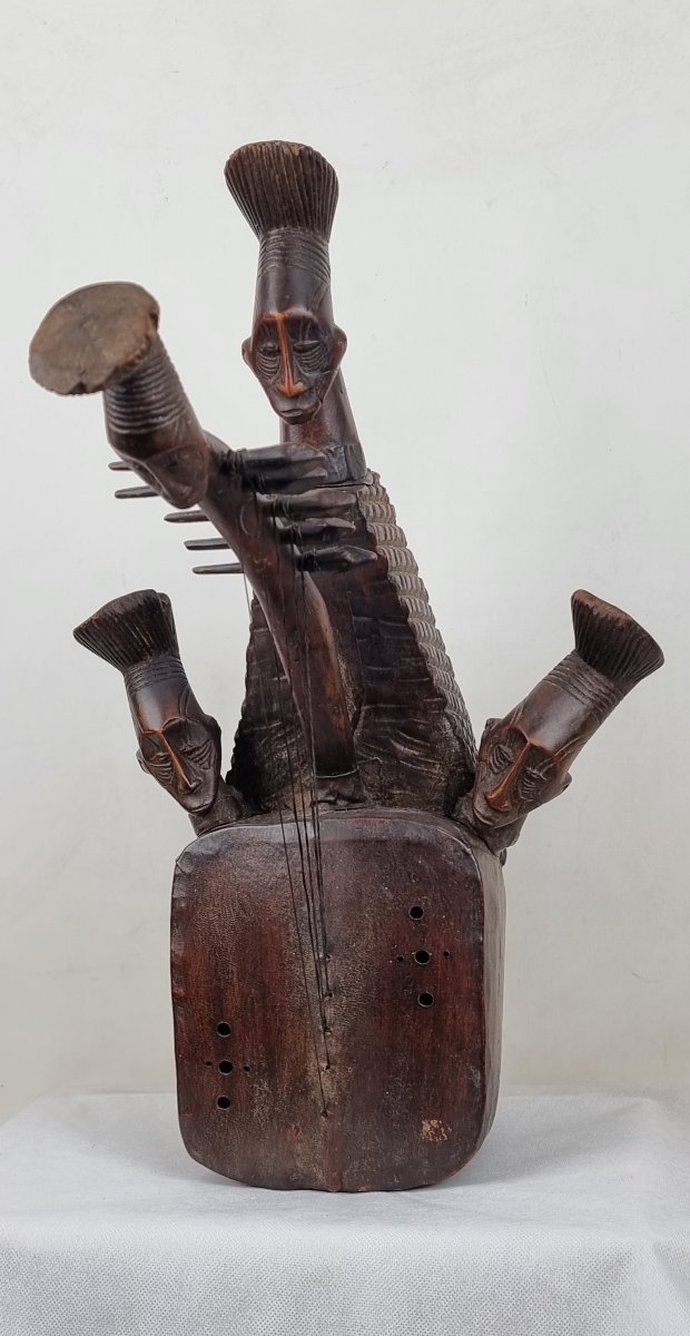 Harpe Mangbetu