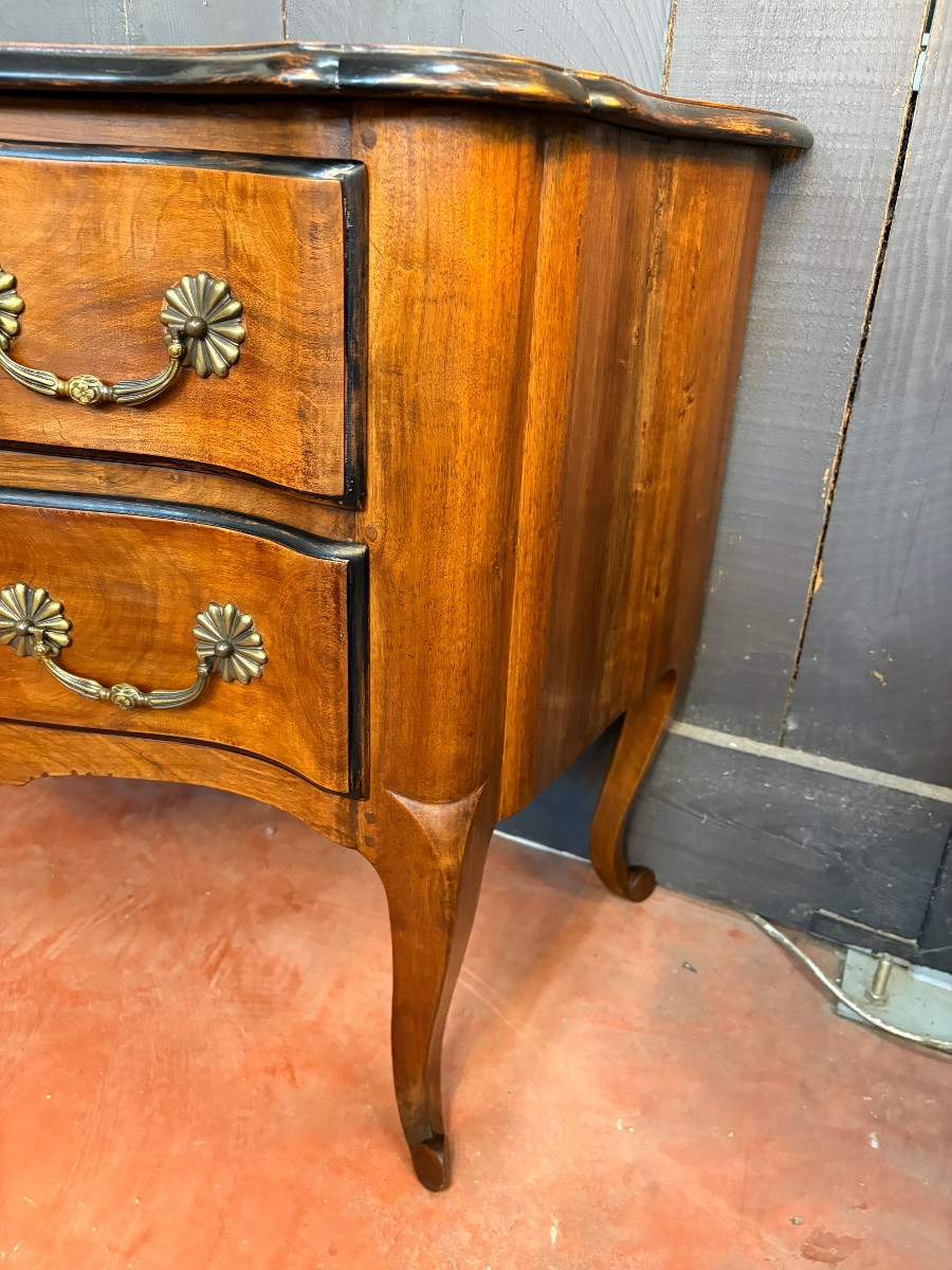 Commode sauteuse en noyer – Travail grenoblois attribuable à l’influence de Thomas Hache-photo-5