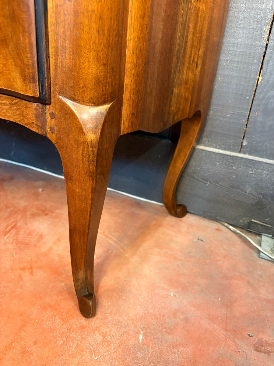Commode sauteuse en noyer – Travail grenoblois attribuable à l’influence de Thomas Hache-photo-6