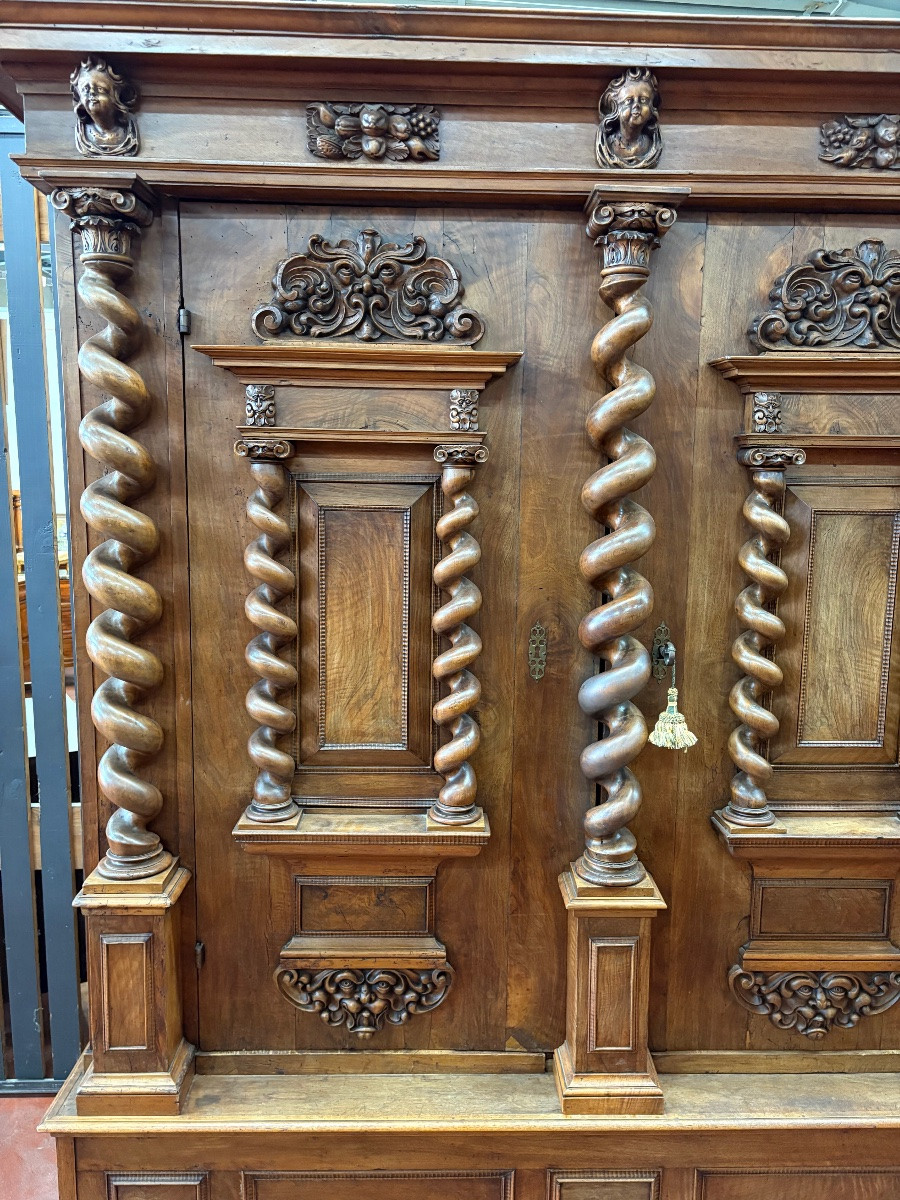 Armoire alsacienne à 8 colonnes – Époque XVIIᵉ siècle – Noyer massif-photo-2