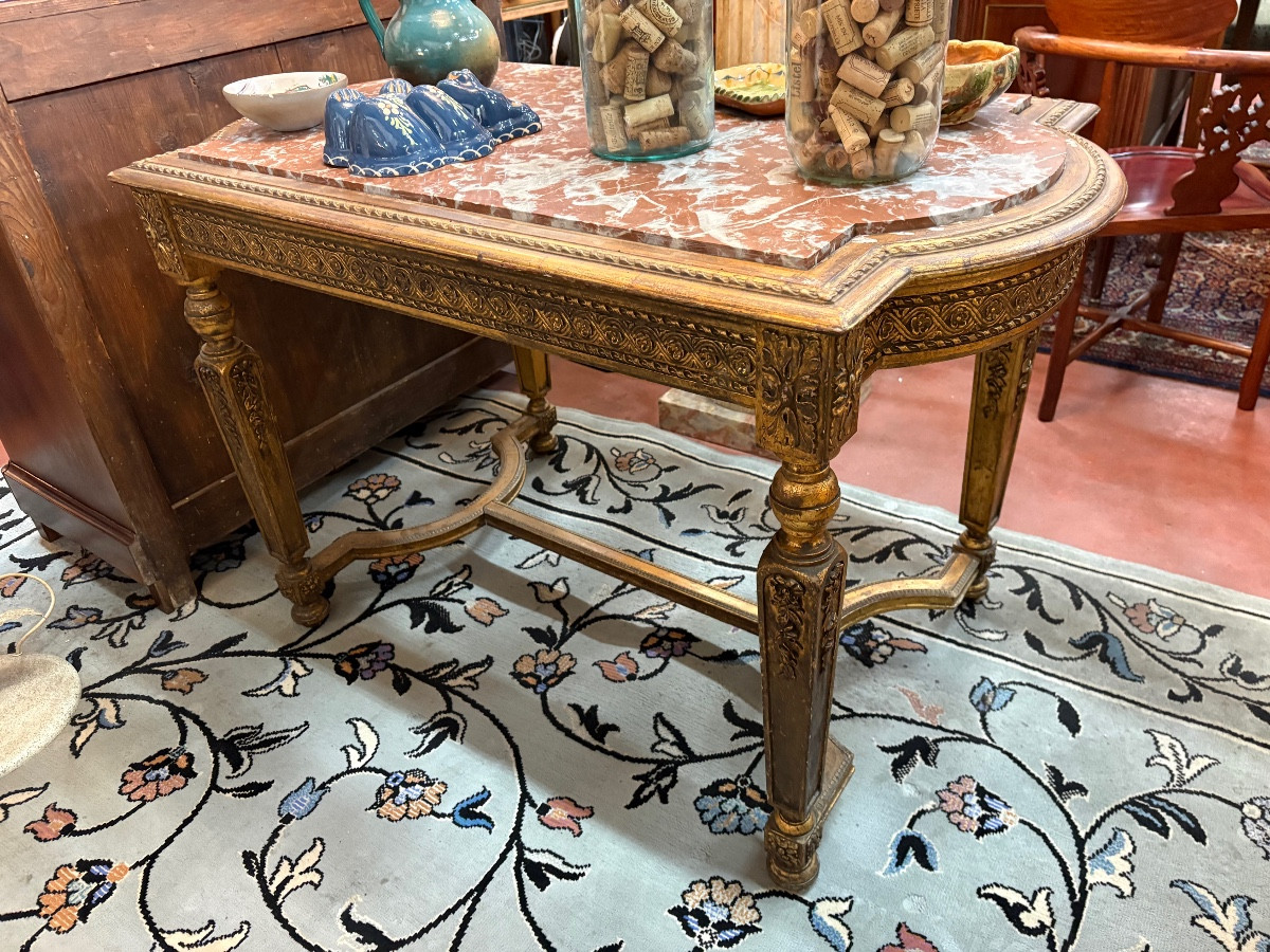 Table de milieu à croisillons en bois doré, style Louis XVI 