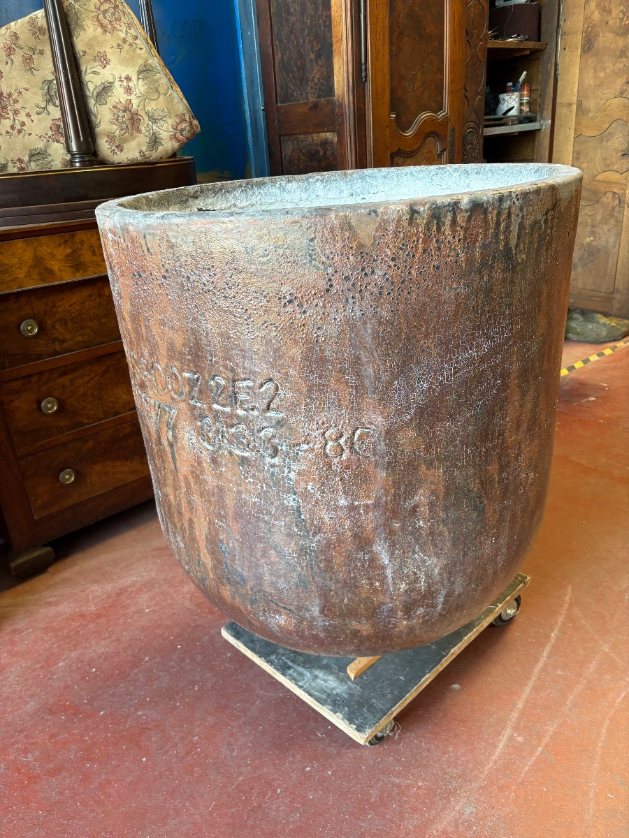 Creuset  de fonderie ancien – jardinière design patine cuivre. -photo-5