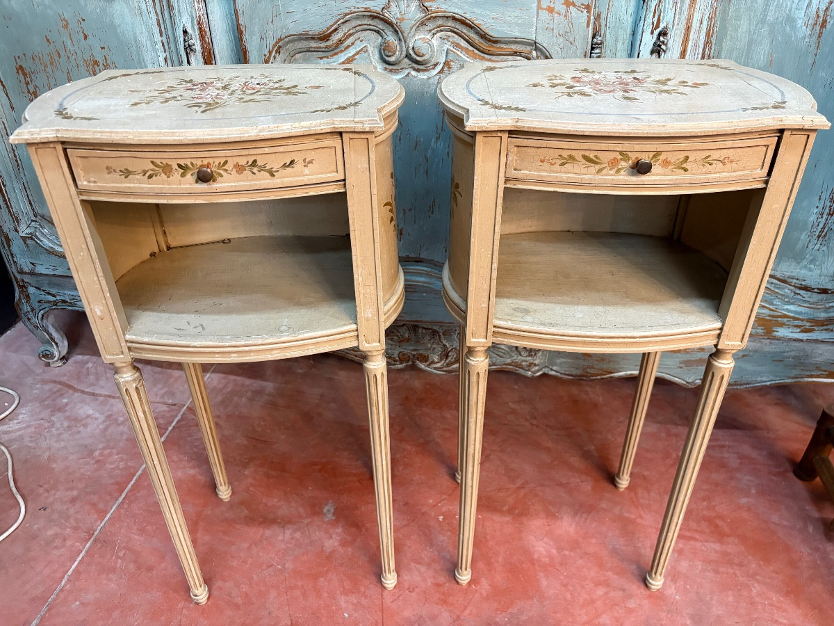 Paire de chevets de style Louis XVI 