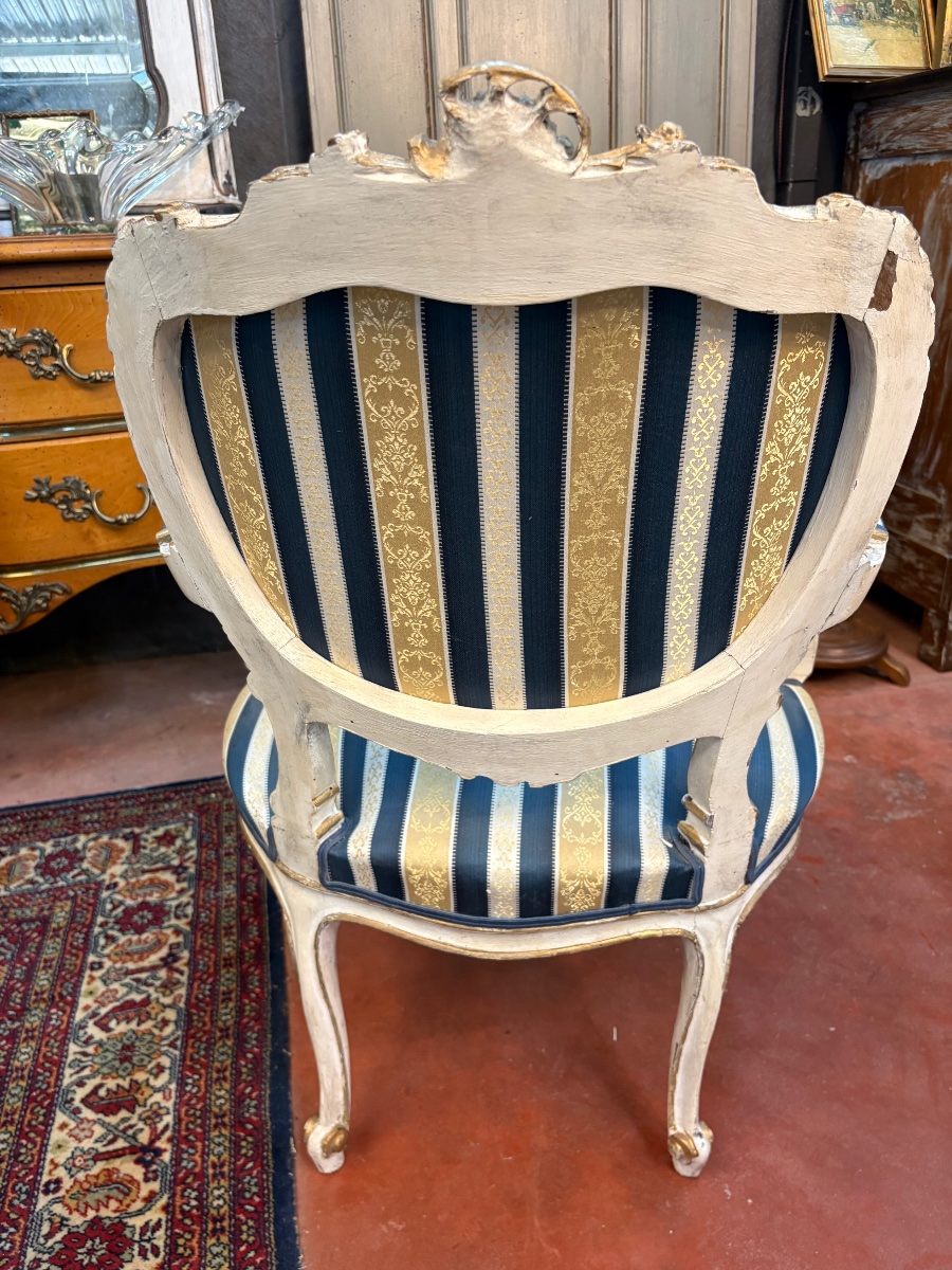 Élégant salon de style Louis XV en bois peint rechampi – Canapé et paire de fauteuils – Fin XIX-photo-3