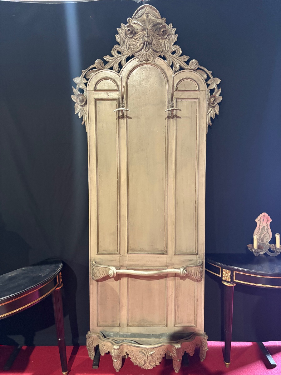 Louis XV-style Carved Wooden Entryway Coat Rack, Late 19th Century