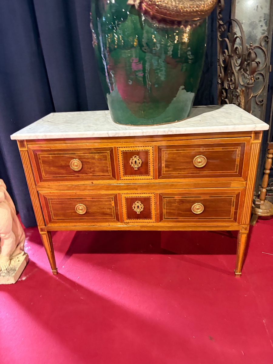 Paire de commodes sauteuse de style Louis XVI, probablement italiennes, XIXᵉ siècle-photo-3