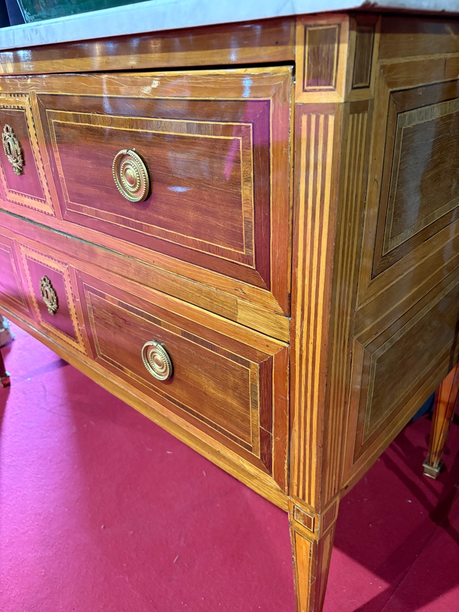 Paire de commodes sauteuse de style Louis XVI, probablement italiennes, XIXᵉ siècle-photo-5