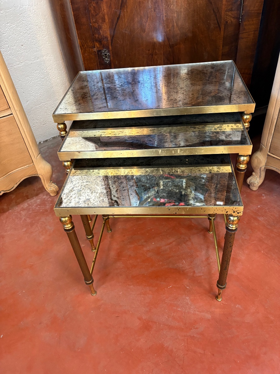 Tables gigognes attribuées à la Maison Jansen – Laiton doré et miroirs églomisé-photo-4