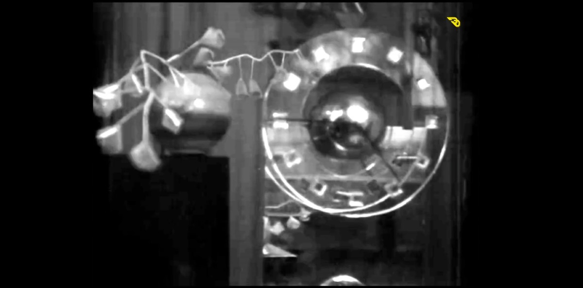 "La pendule à miroir" Pendule moderniste vers 1930 par Jean Tranchant-photo-8