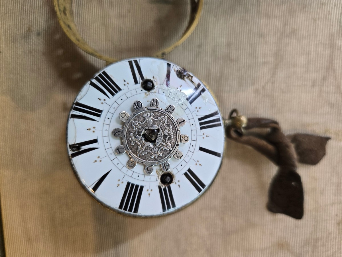 Louis XIV Alarm Clock Onion