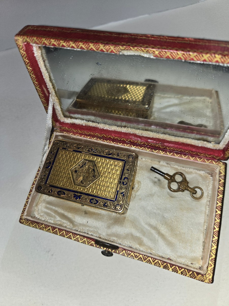 Gold And Enamel Music Box Circa 1800-photo-2