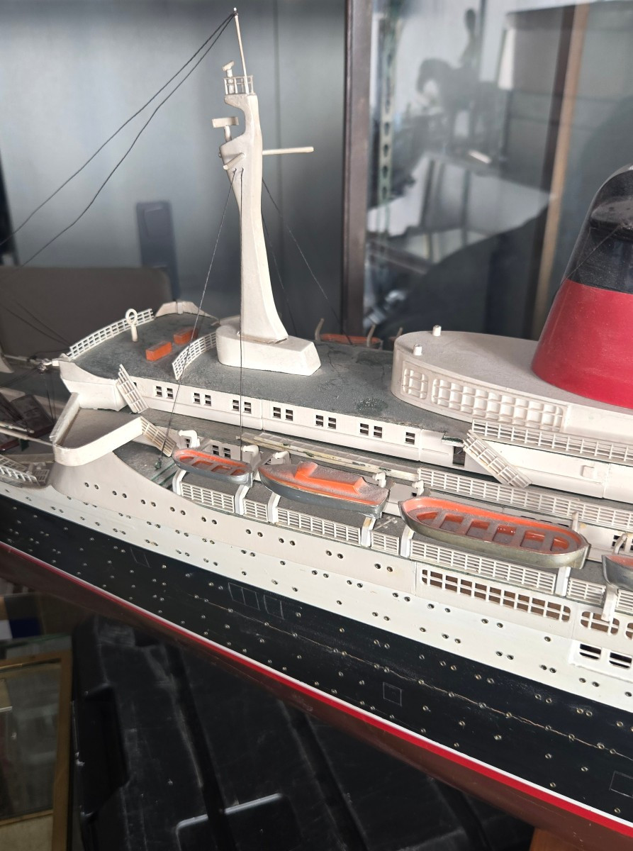 Model Of The France Ocean Liner Circa 1960-photo-2