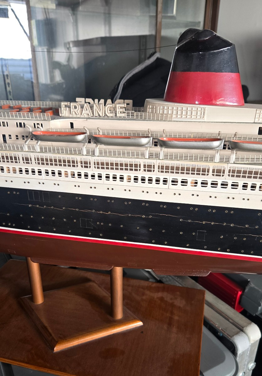 Model Of The France Ocean Liner Circa 1960-photo-3
