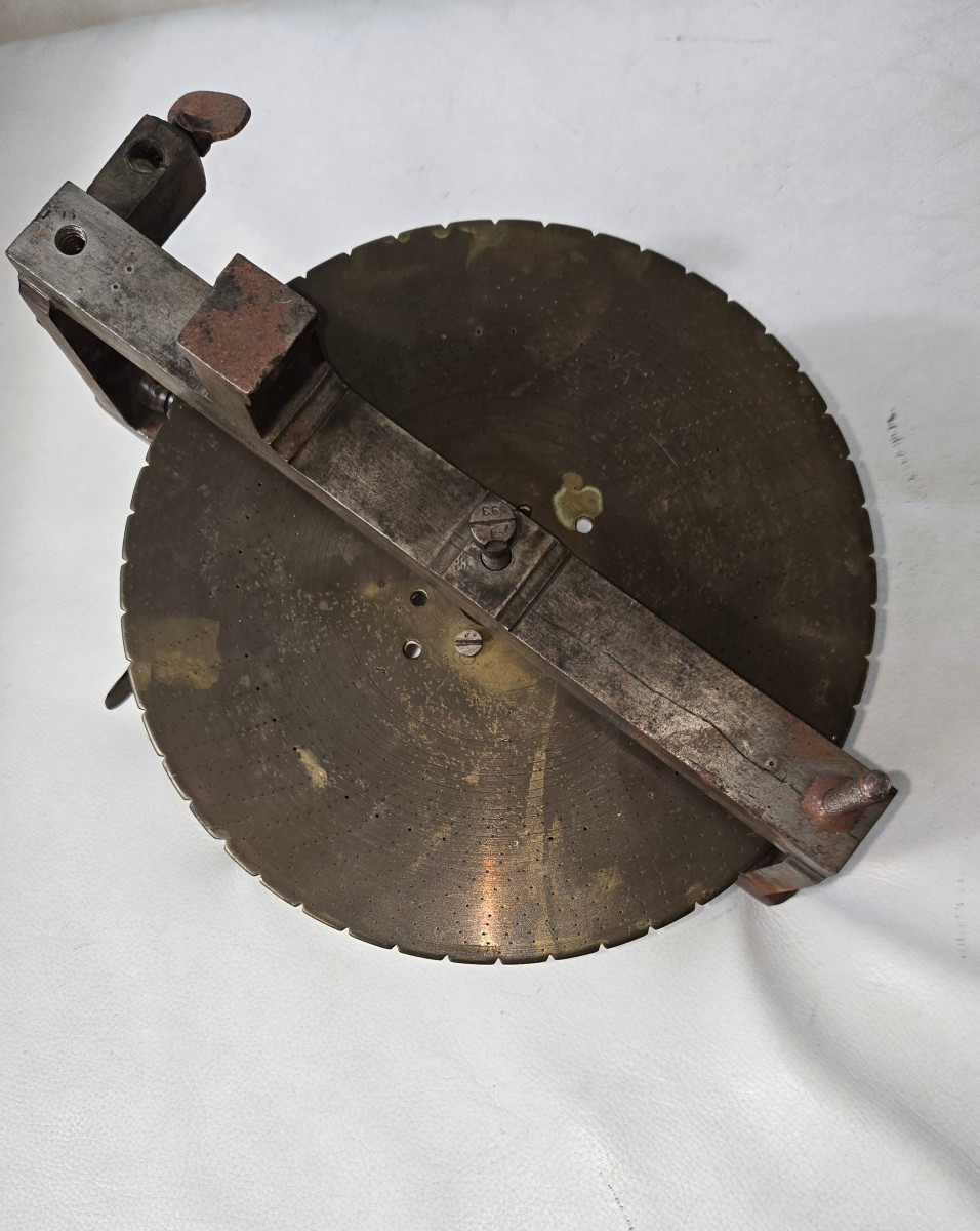Hulot's Dividing Machine In Paris-photo-4
