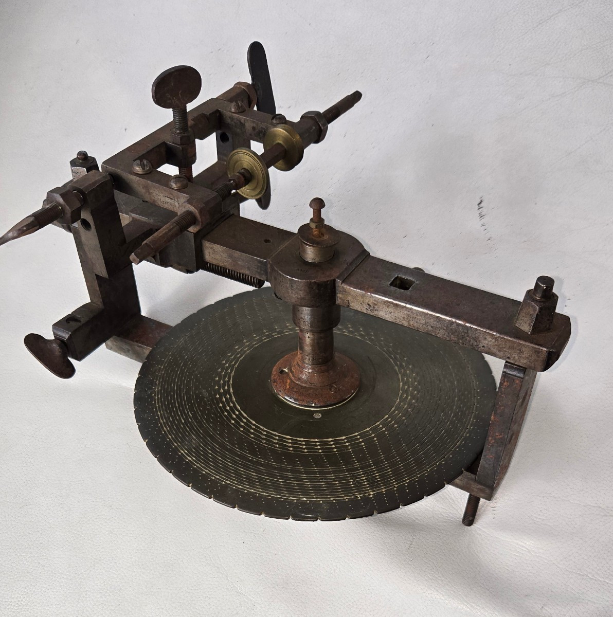 Hulot's Dividing Machine In Paris-photo-1