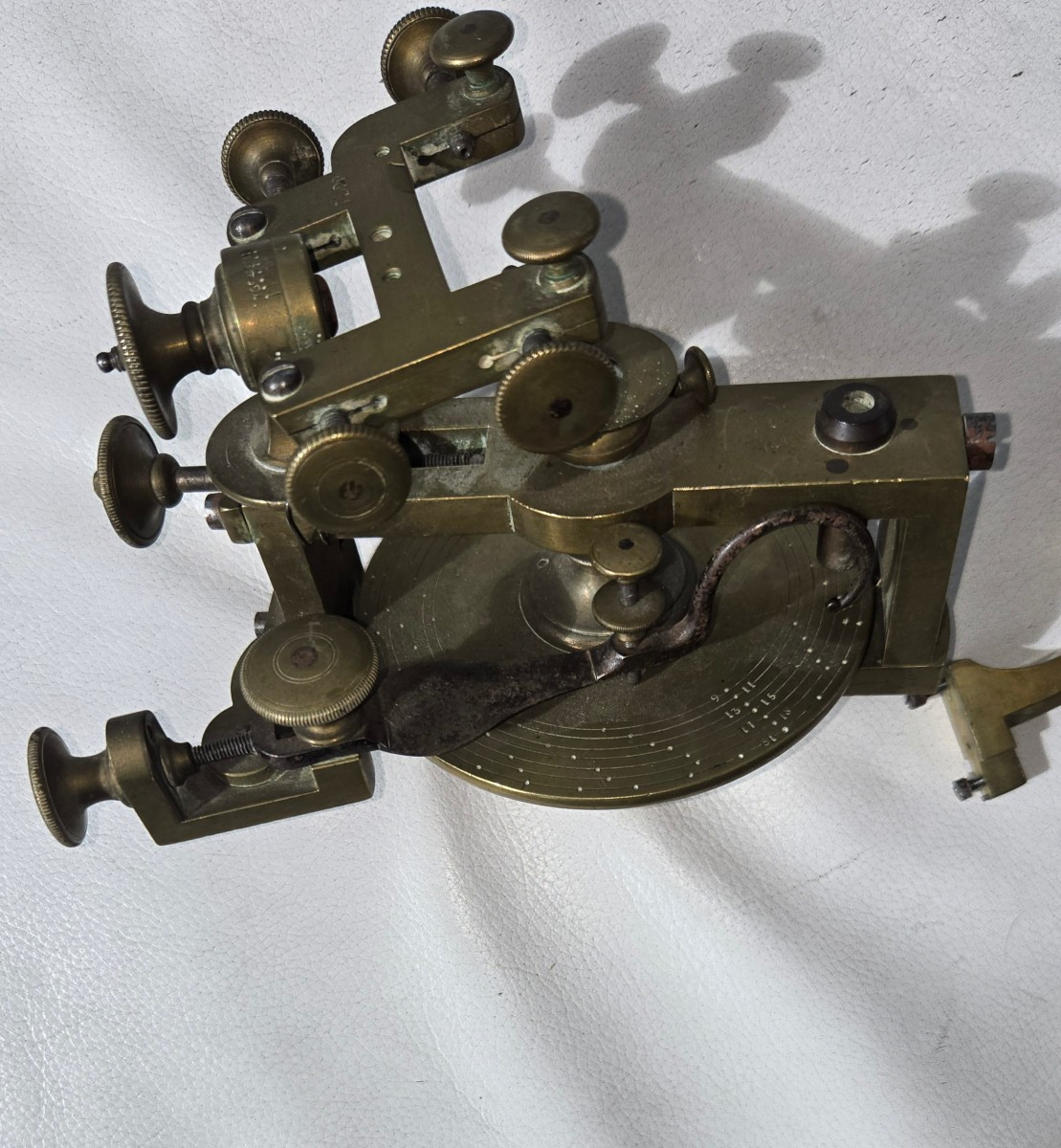 Machine à diviser les roues de rencontre