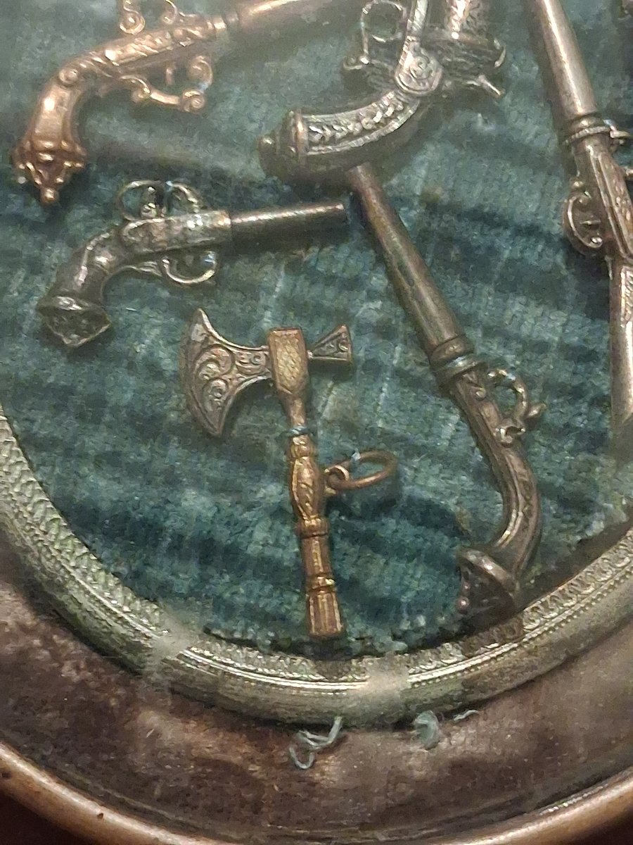 11 Cles de montres pistolet dans un cadre ovale-photo-3
