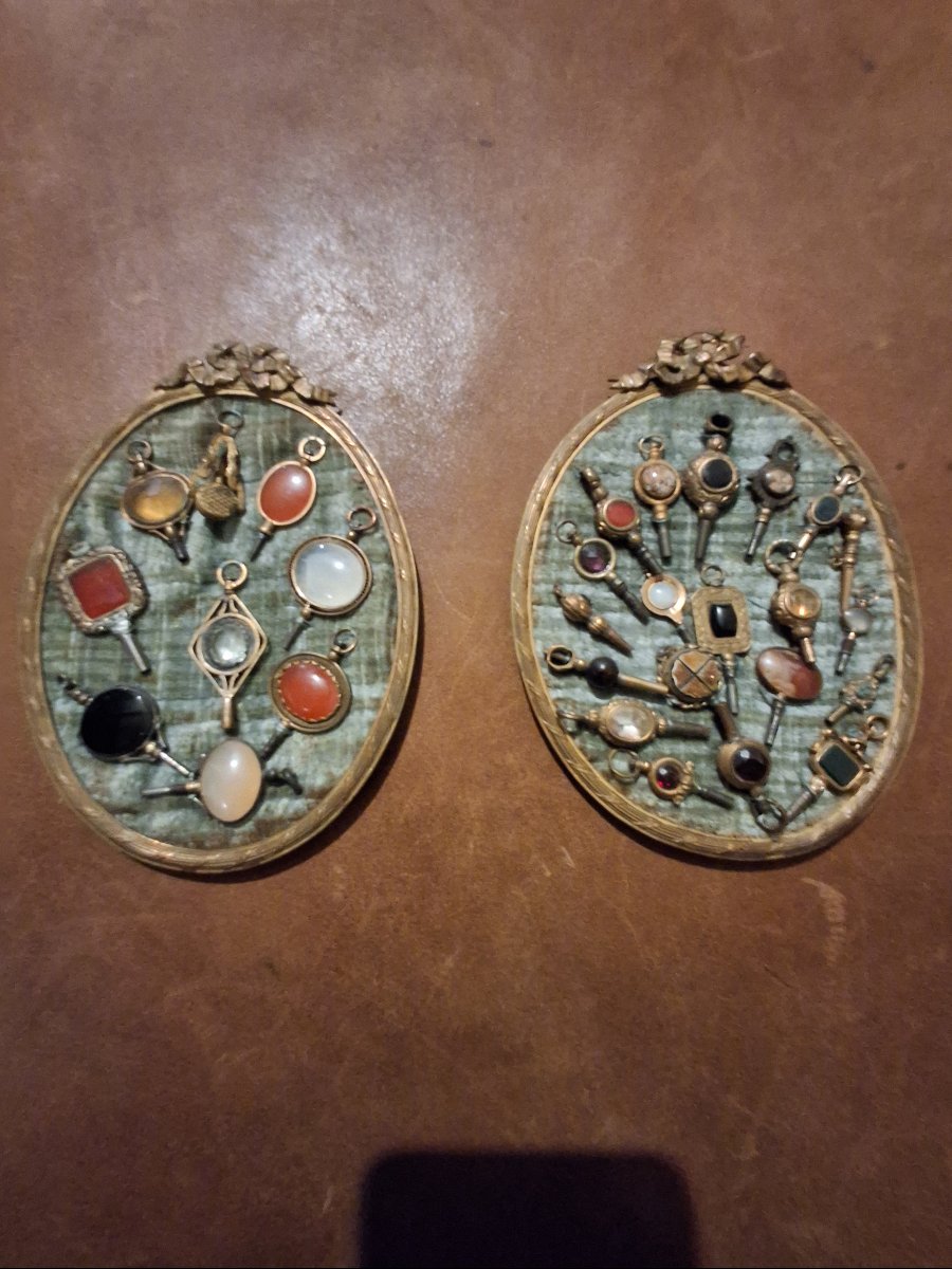 29 Watch Keys In 2 Oval Frames-photo-3