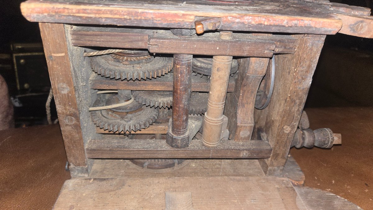Black Forest Grandfather Clock With A Date Plate From 1686-photo-1