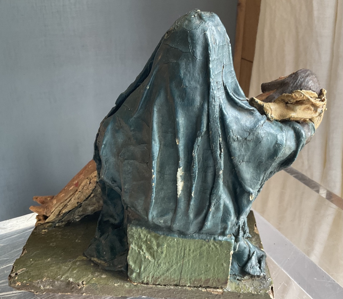 Small Italian Pieta In Wood And Papier Mache -photo-3