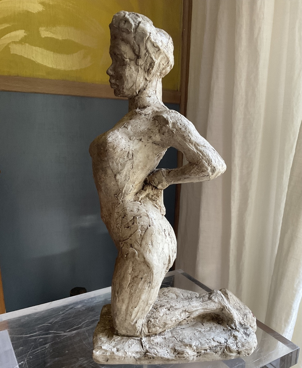 Femme  agenouillée  plâtre -photo-2