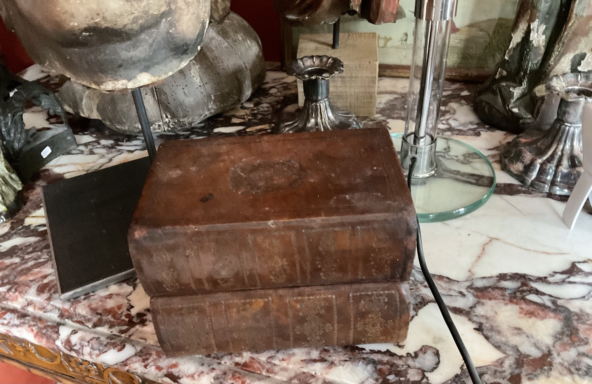 Boîte livres verres trompe l’œil -photo-1