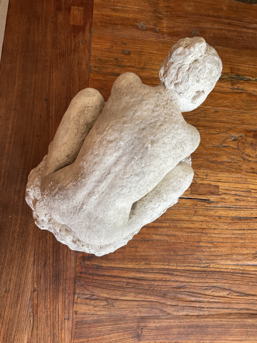 Plaster Cast Of A Woman Leaving The House -photo-3