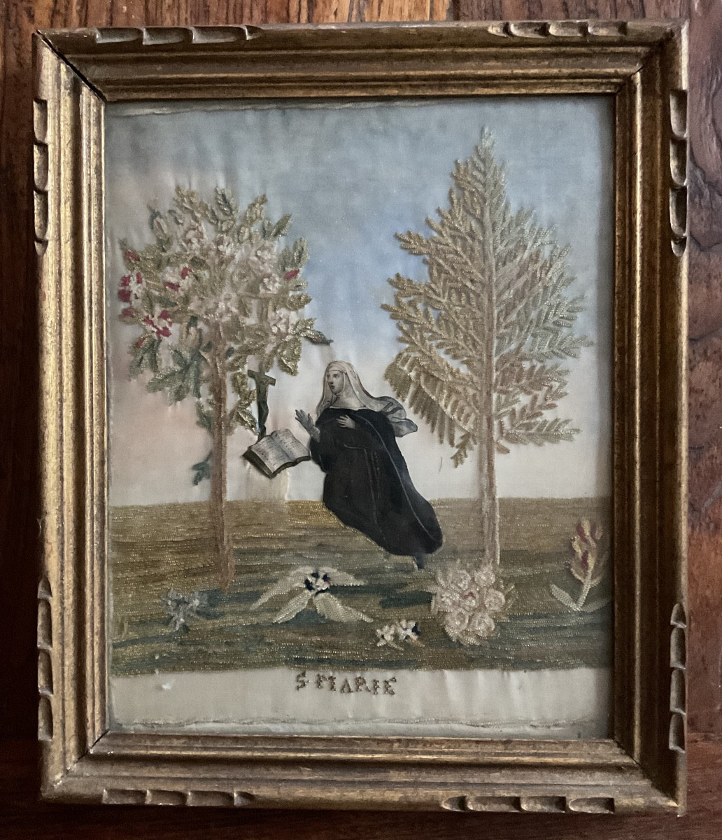19th Century Marie Embroidered Fabric Frame -photo-4