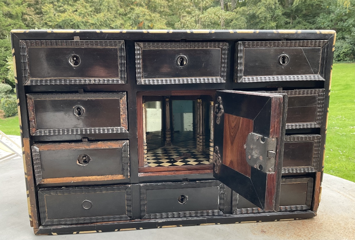 Petit cabinet XVIIe dans l’etat