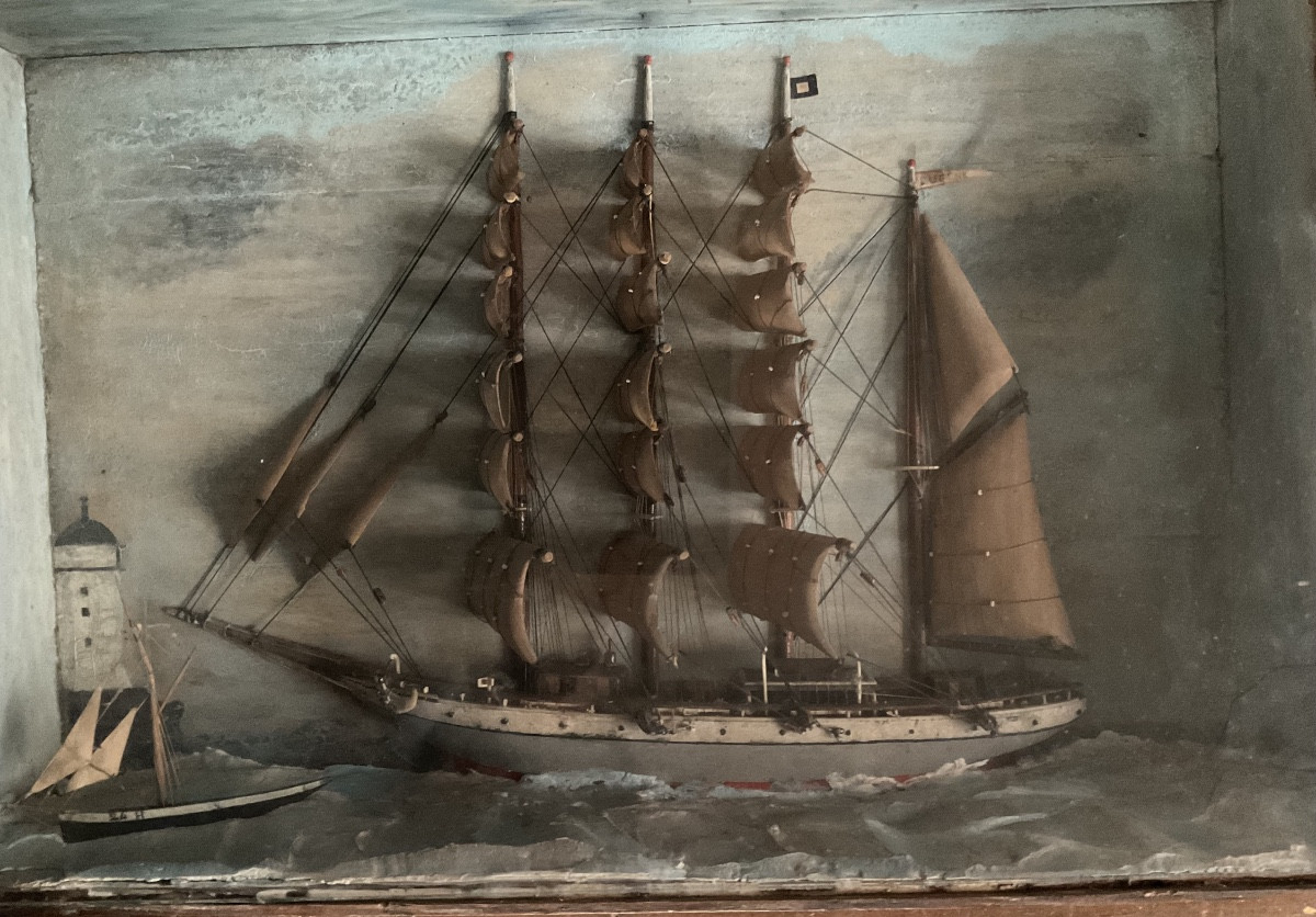 Diorama Of Old Wood, Arrival At The Port-photo-2