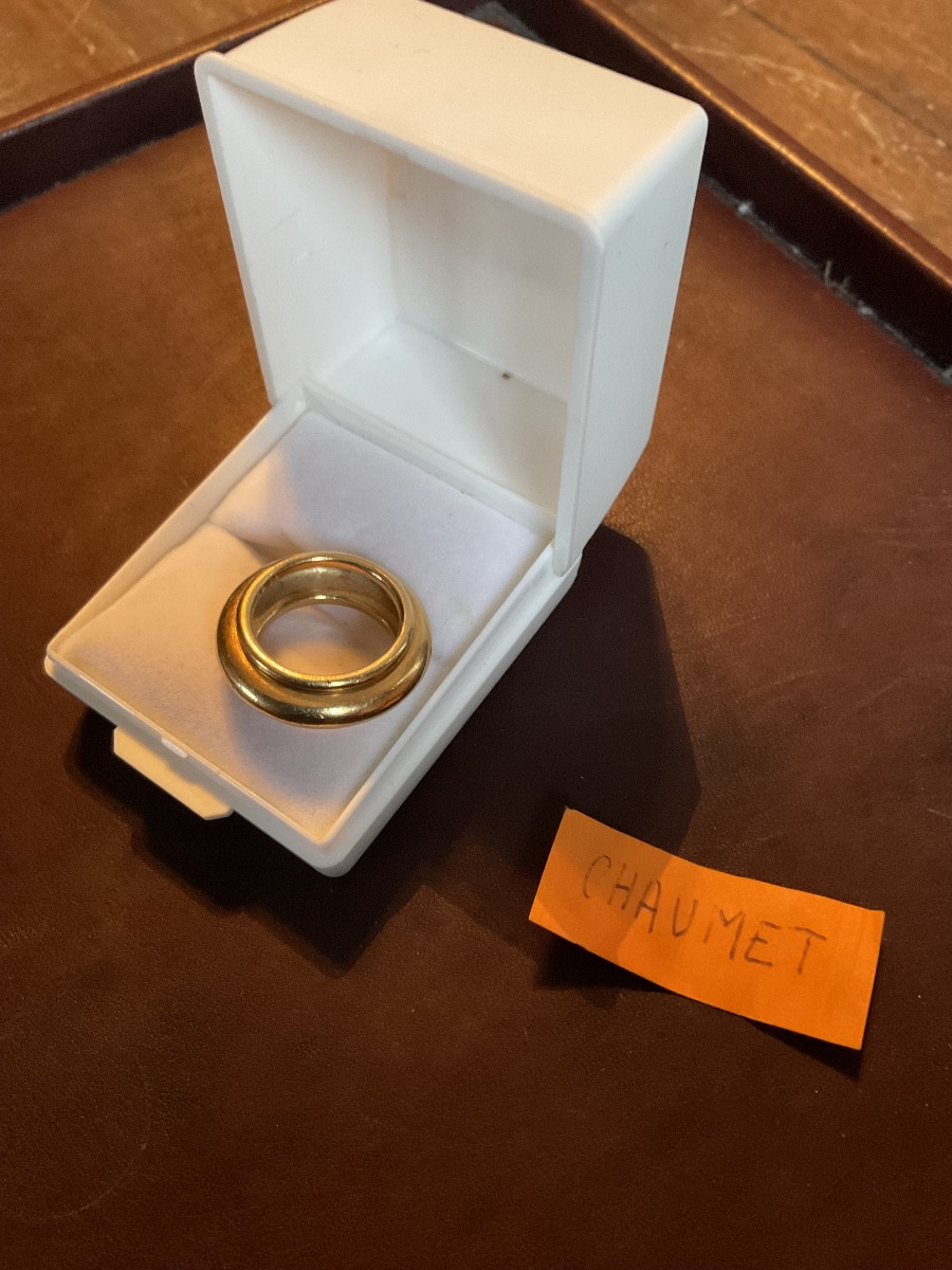 Gaudrone Ring In Two Golds, Signed Chaumet