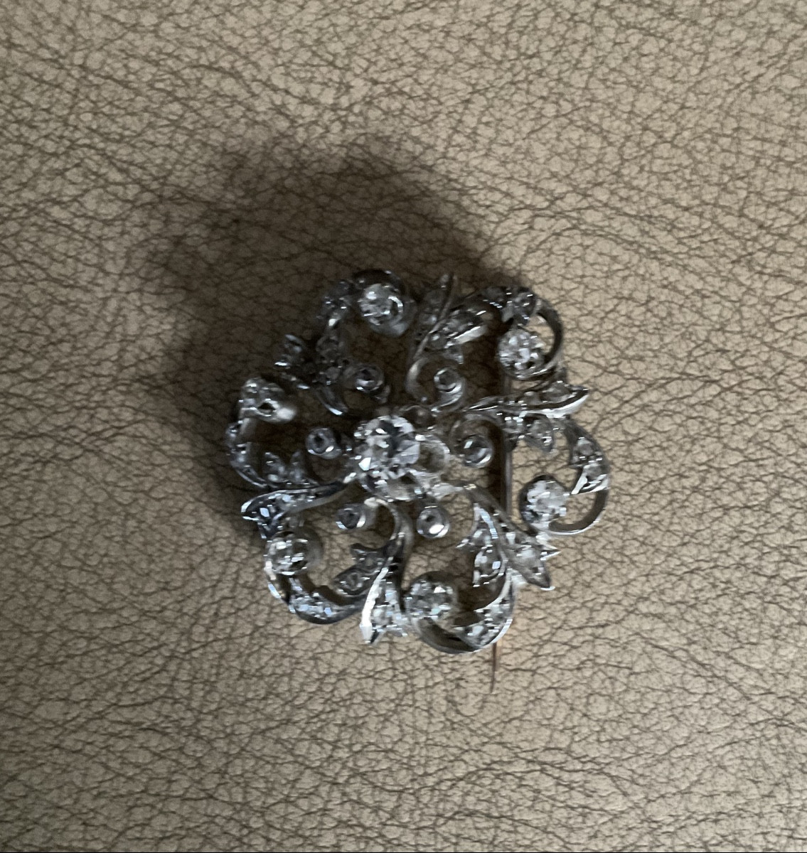 Rosette Brooch In 18k White Gold And Silver, Late 19th Century-photo-2