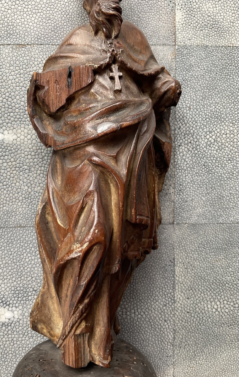 Small Statue Of Saint On A Pedestal -photo-2