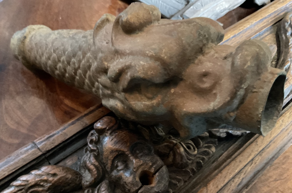 Tête de fontaine en zinc et plomb peint et doré -photo-2